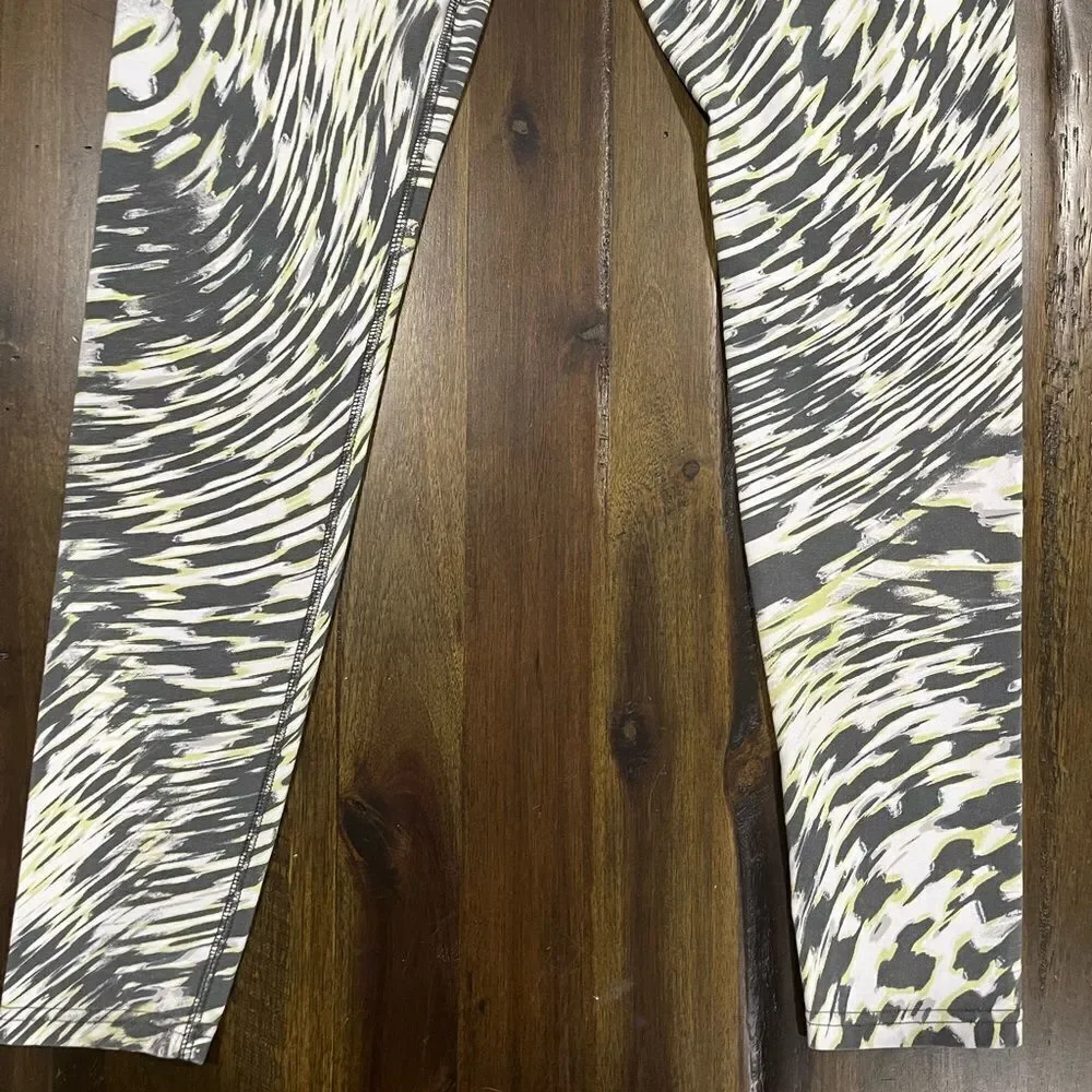 Nike Womens Leg-A-See Windblur Leggings Black White Abstract Mid Rise